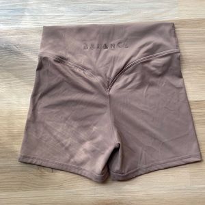 Balance Athletica Cloud Short in Stone, size Small